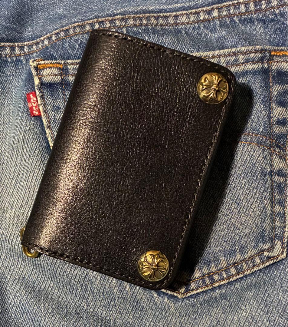 トラッカーウォレット　ミドル　シュリンク　ブラスゴールド　クロスボールコンチョ