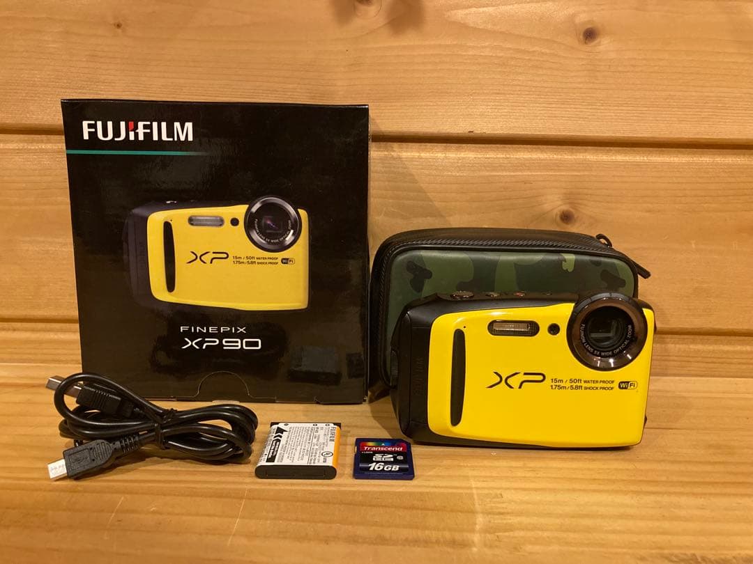FUJIFILM 富士フイルム　FINEPIX XP90 防水デジカメ　コンデジ