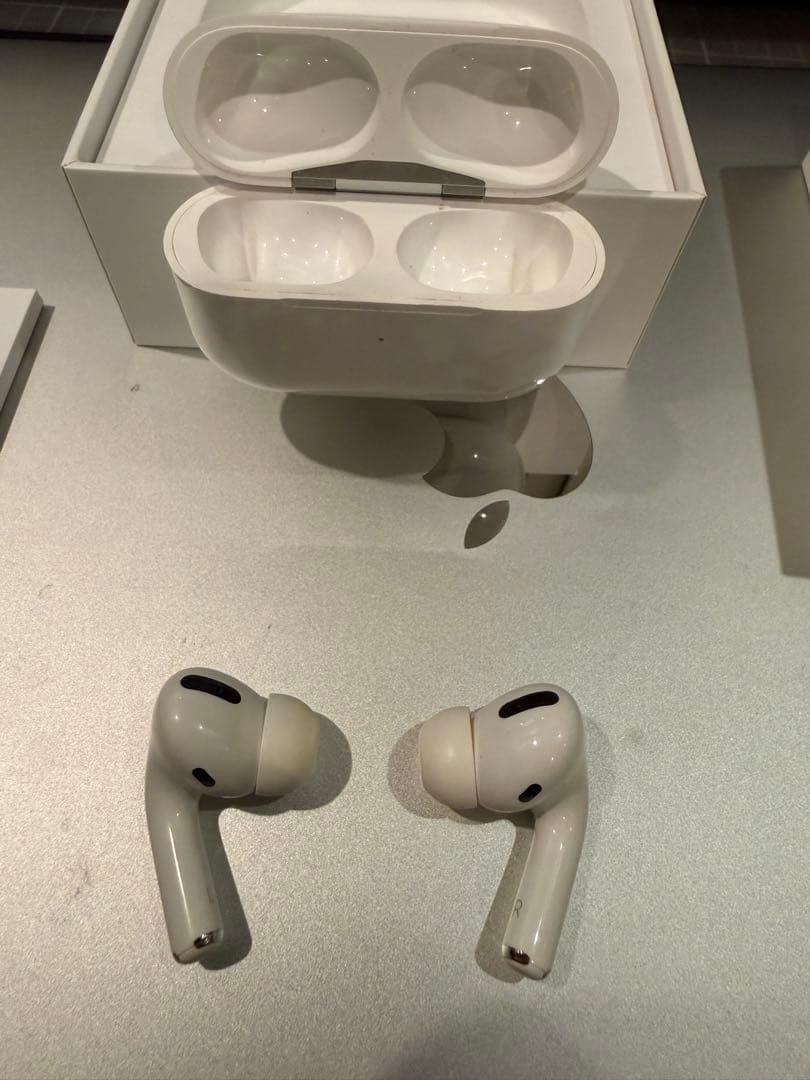 shy　AirPods Pro MWP22J/A ワイヤレス充電ケース/箱