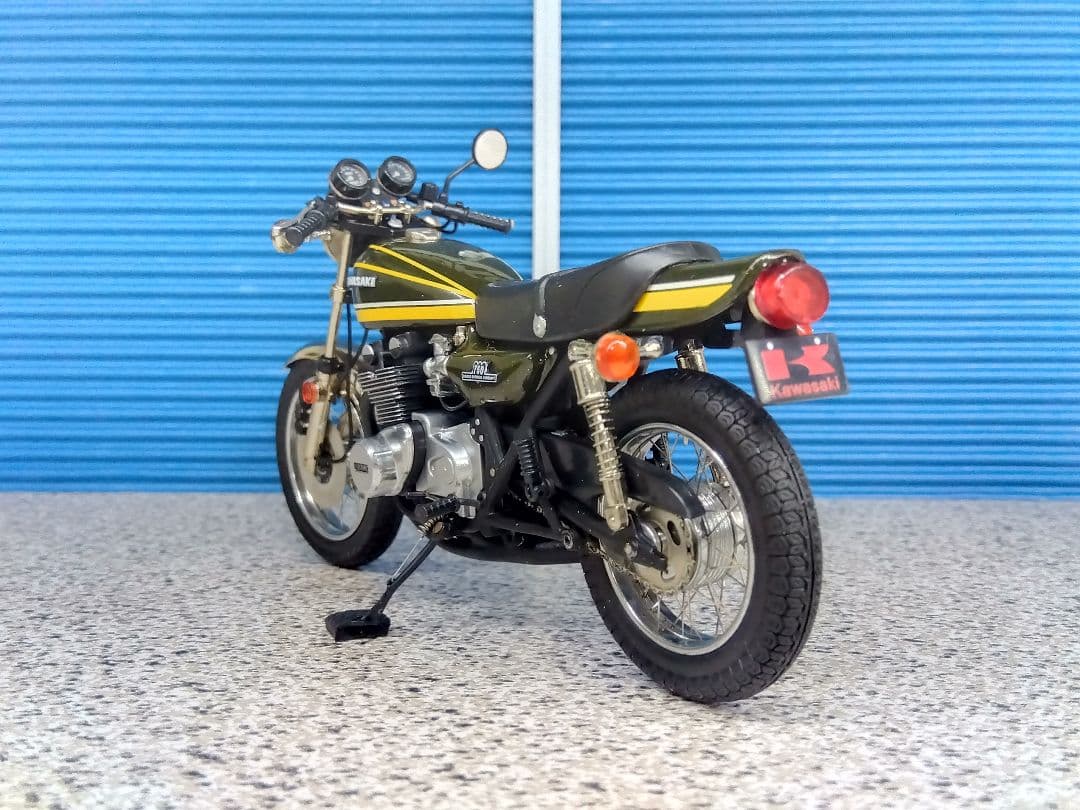 1/18ミニカー マルサン鉄馬 KAWASAKI 750RS カスタム キリン
