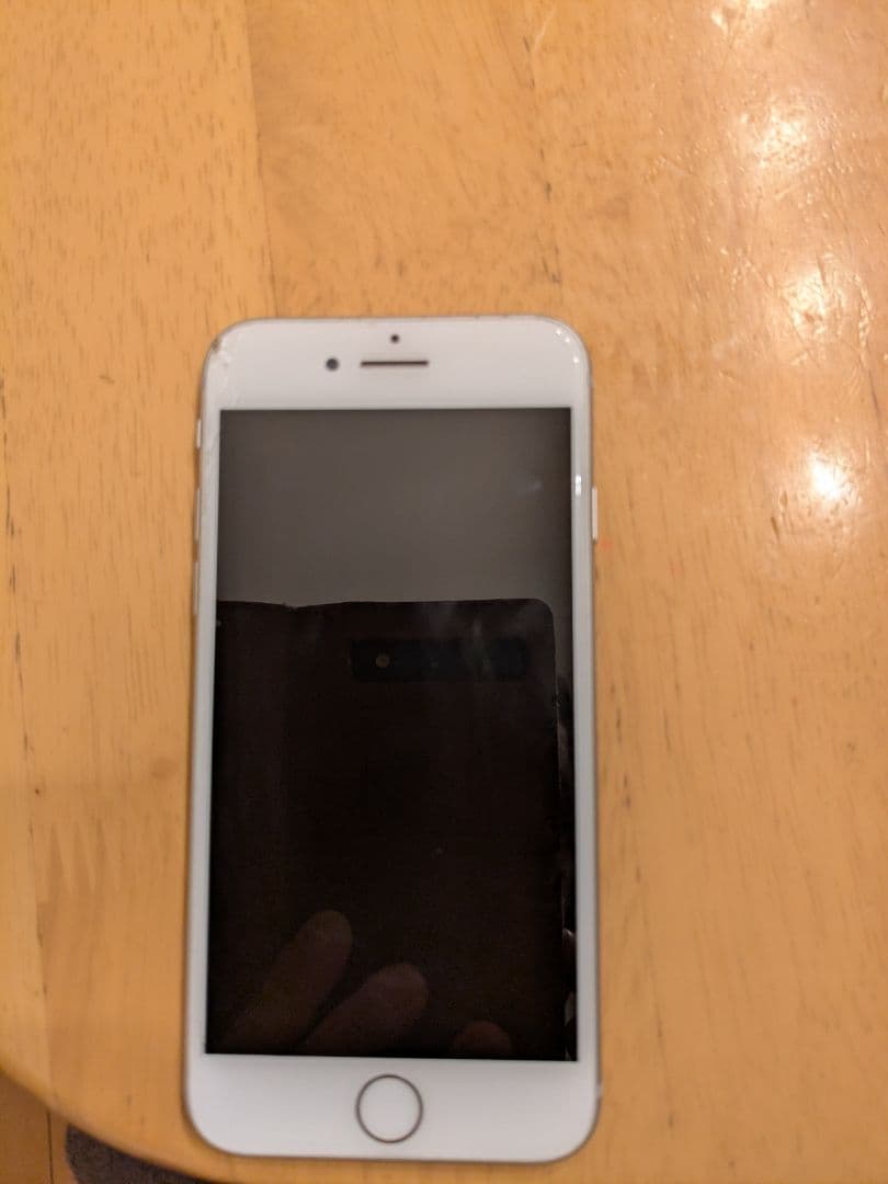 Apple iPhone 8 64GB シルバー 本体 アイフォン8