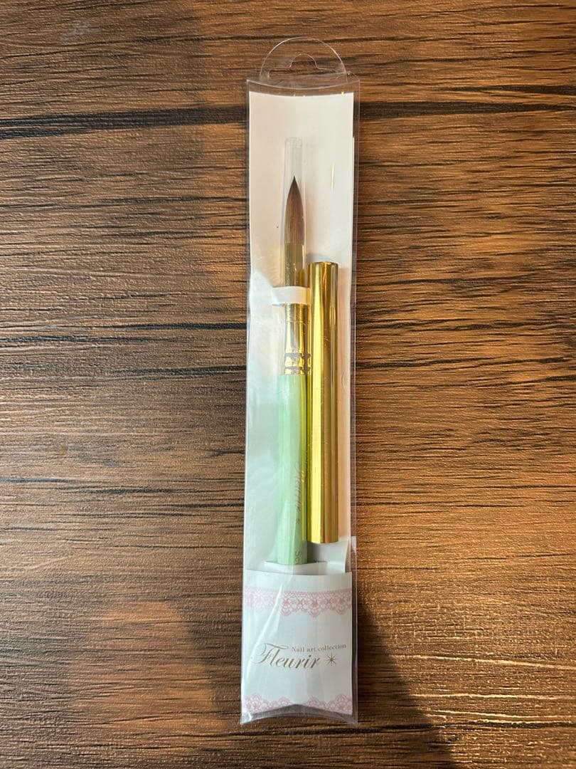 フルーリア　スカルプチュアブラシ　グリーン　（キャップ付）