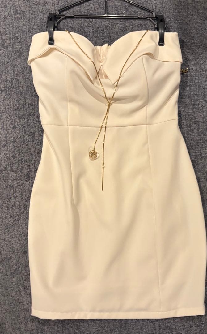 2025秋冬最新モデルチェーンショルダーミニドレス（お直し済）ほぼ新品