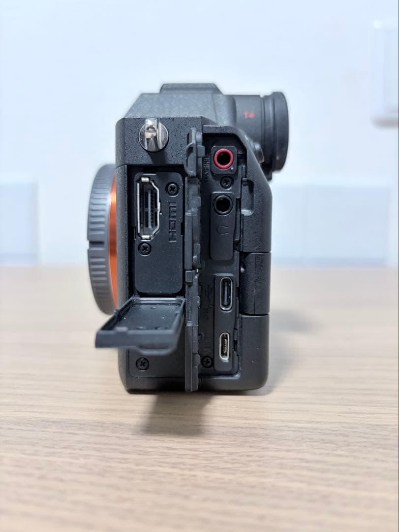 Sony A7 IV ILCE 7M4/B ボディ　カメラ　ソニー