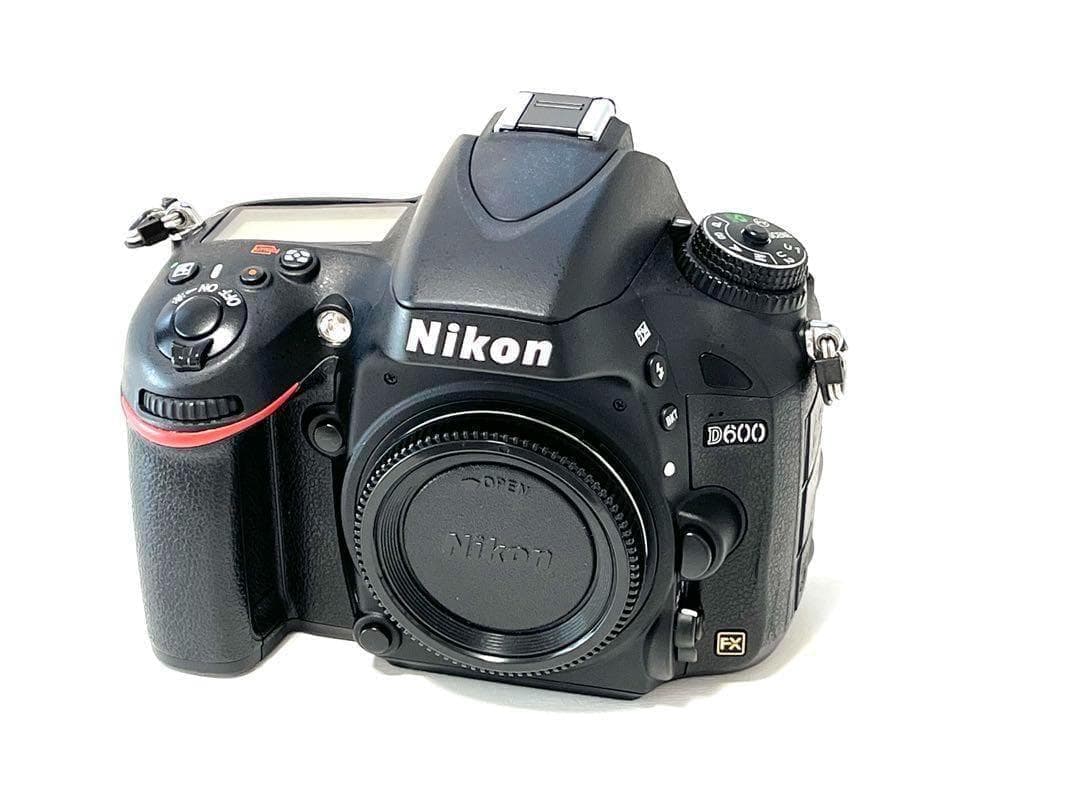 ☆撮影数3900回以下☆Nikon D600ボディセット美品希少　FXフルサイズ