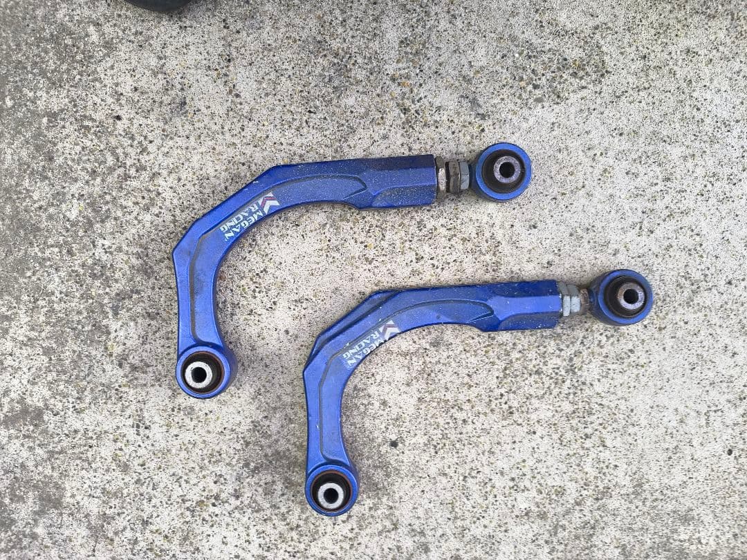 アテンザ　リアアーム アッパーアーム