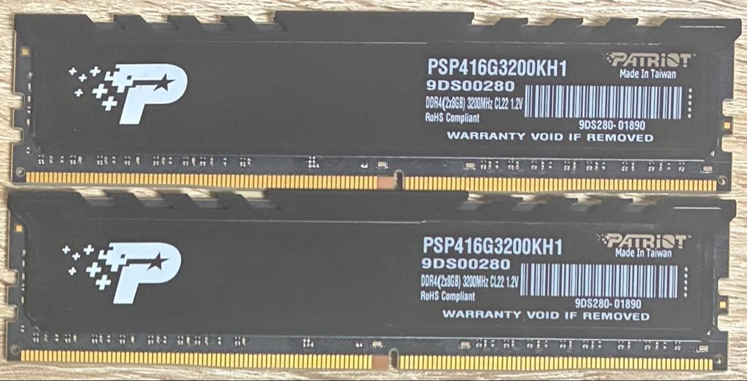 【中古】DDR4-3200 16GB(8GB×2枚) PATRIOT