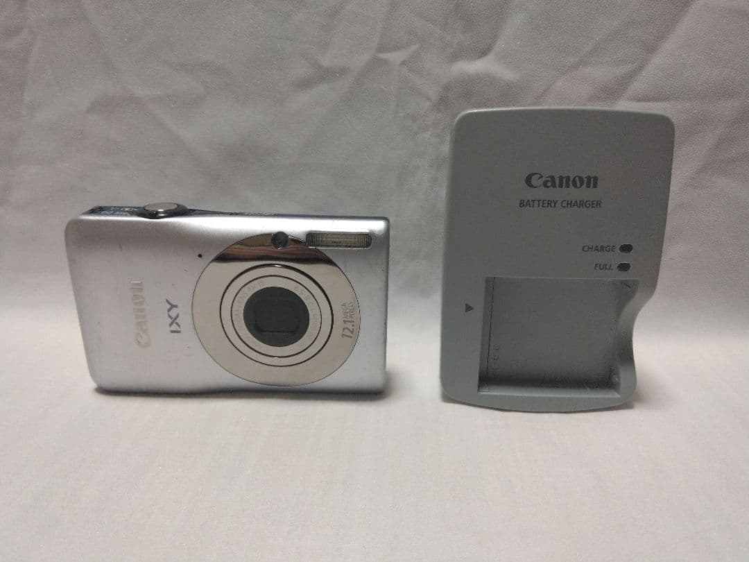 Canon IXY 200F 小キズ多数