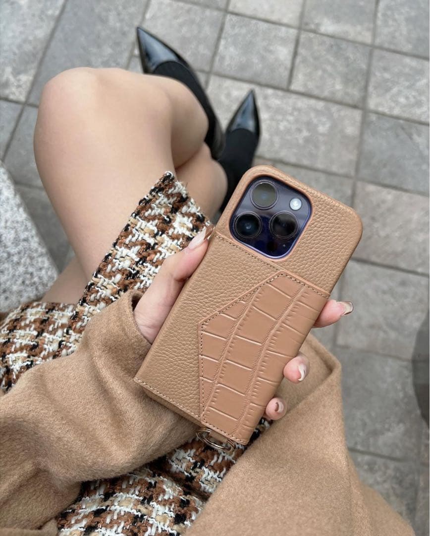 しーちゃんコラボ iPhone16Proケース ベージュレザー