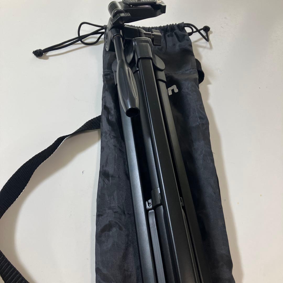 Nikon D3300ダブルズームキット一眼レフ　三脚　ワイヤレスアダプターあり