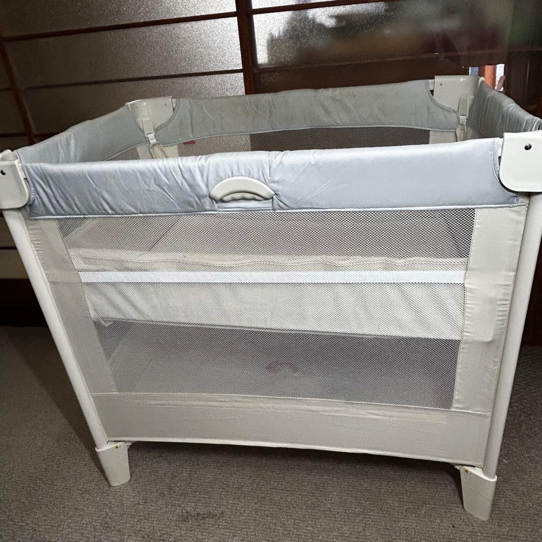 ★Aprica ココネルエアー AB　ホワイトグレー　ベビーベッド