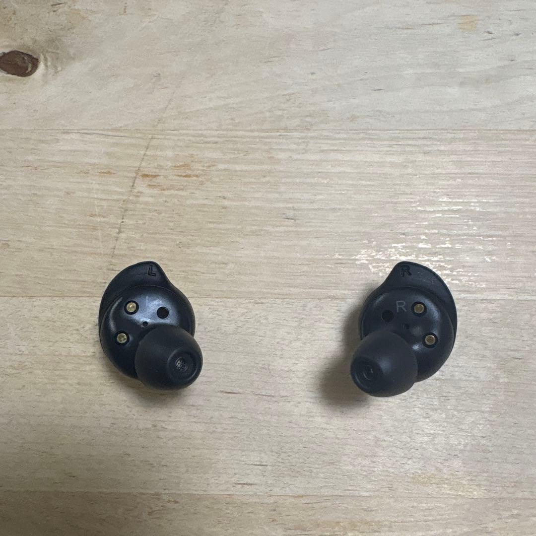 美品　BTS SAMSUNG イヤホン Buds ワイヤレス充電器