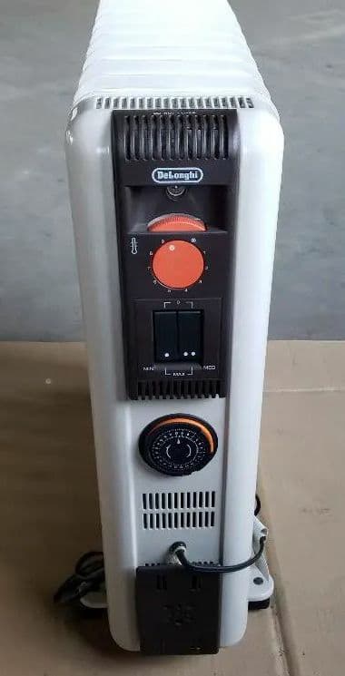 新年度特別販売 デロンギ オイル密閉式 ラジエター型 ヒーター 電子タイマー付