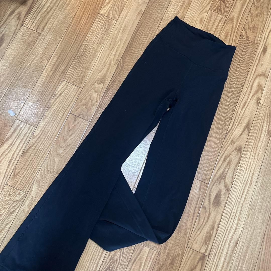 ハイウエスト黒レギンス