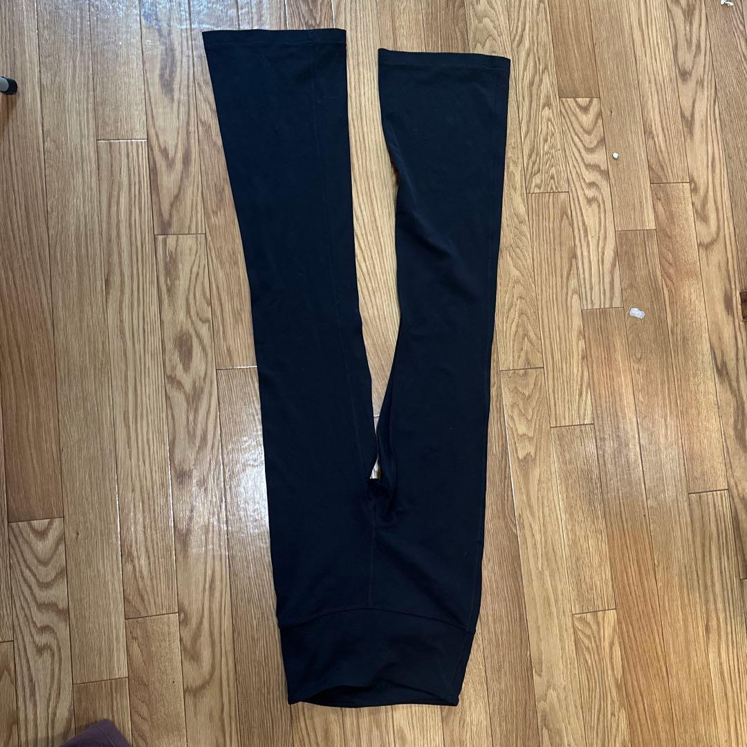 ハイウエスト黒レギンス