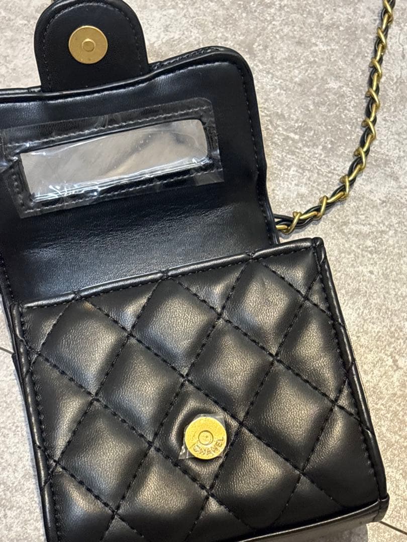 CHANEL ノベルティ ブラックレザーショルダーバッグ