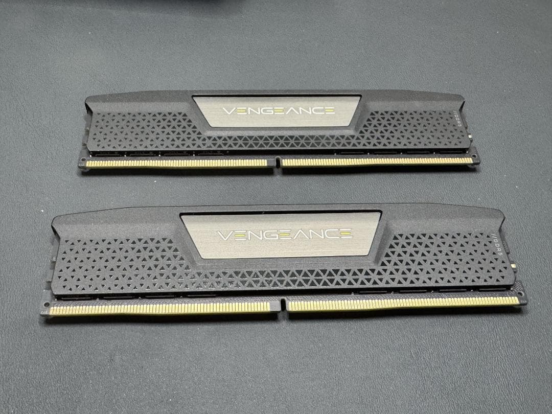 Corsair DDR5メモリ 64GB（32GB x 2枚セット品）