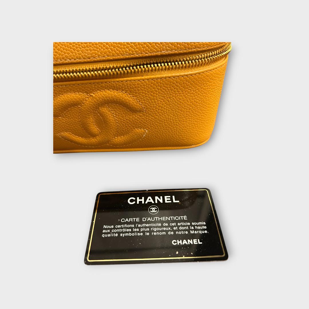 CHANEL シャネル CC ココマーク キャビアスキン バニティ ベージュ
